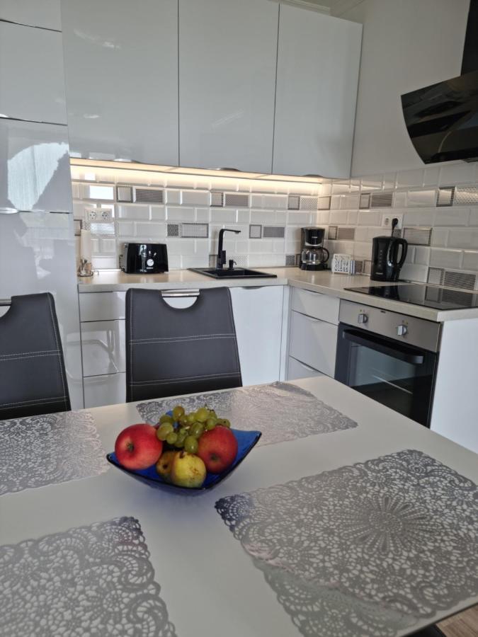 Silver Apartment *
