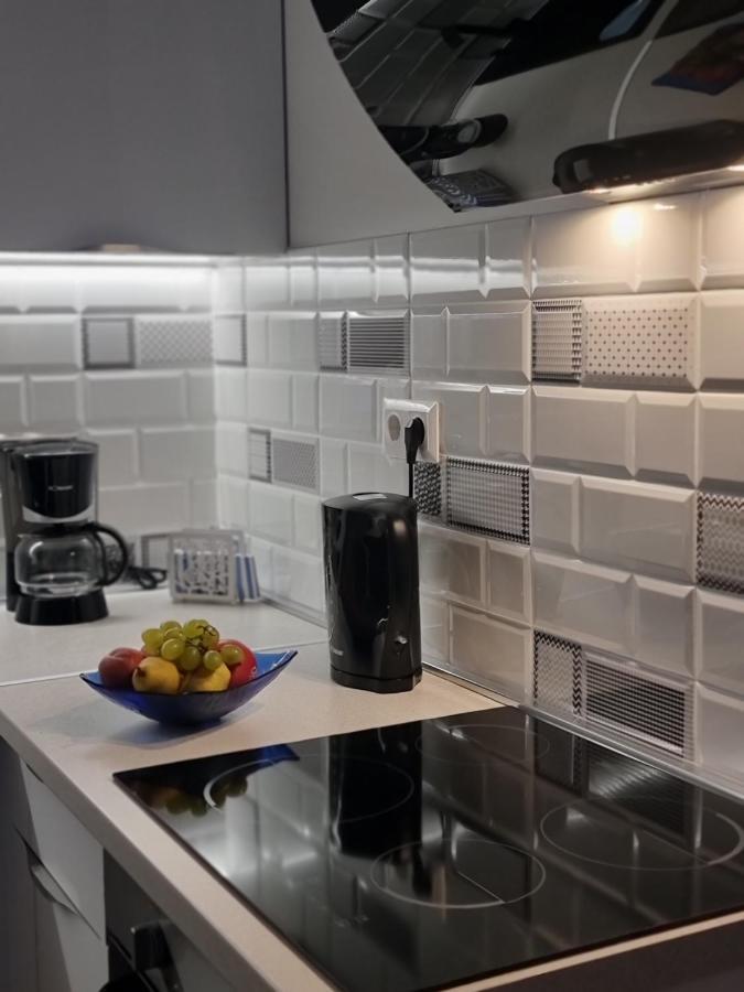 Silver Apartment *